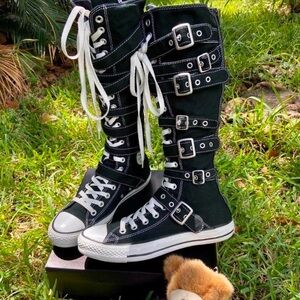 [ ISO ] Knee High Buckle Converse 
 
DO NOT BUY
size: 7 
color: black